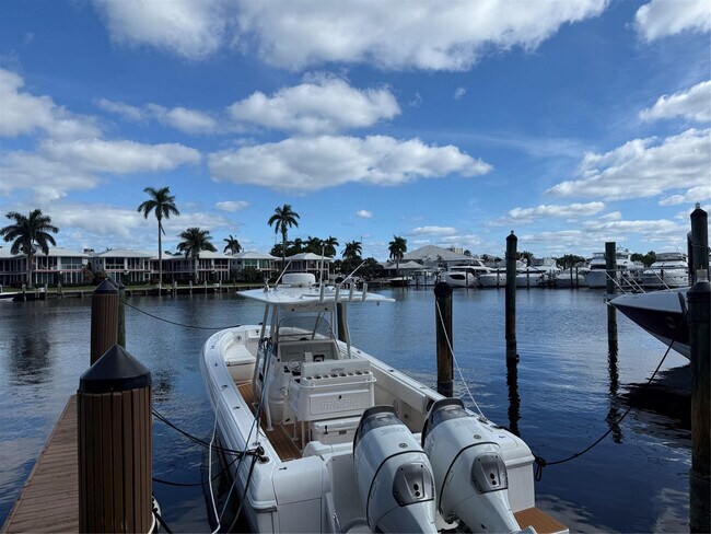 Building Photo - 1050 Seminole Dr