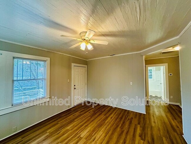 Building Photo - 1722 1/2 Orange Street