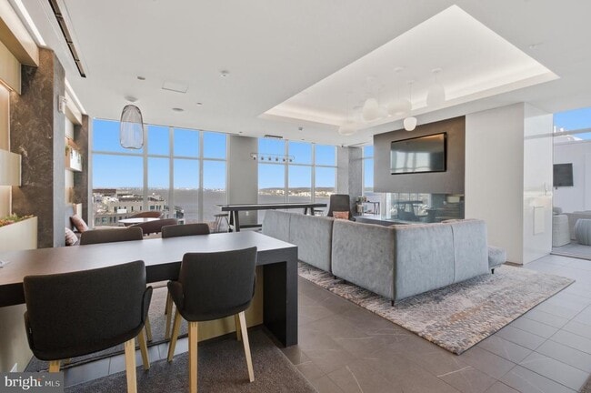 Building Photo - 925 N Fairfax St