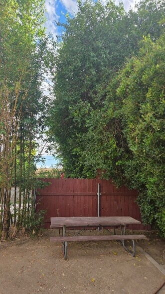 Building Photo - 12345 winnetka