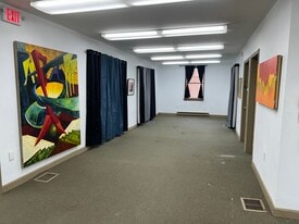 Building Photo - 197 Main St