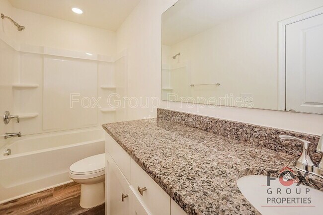 Building Photo - 1531 Antioch Dr