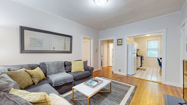 Building Photo - 169 Kent St