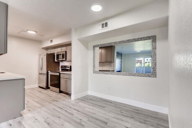 Building Photo - Tuscano Condo 1 Bedroom