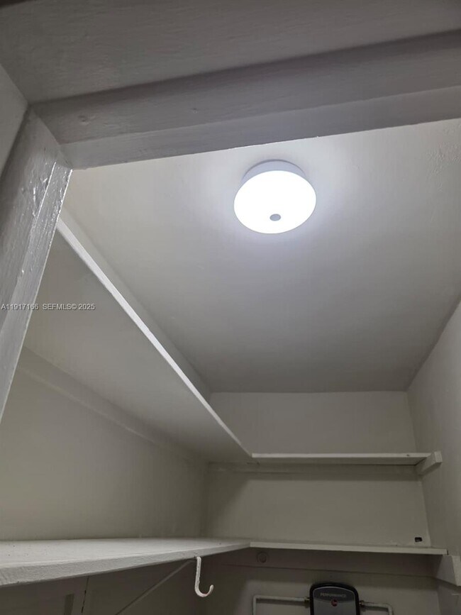 Building Photo - 435 NW 41st St