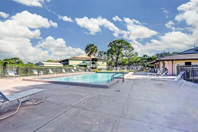 Building Photo - 6299 Chasewood Dr