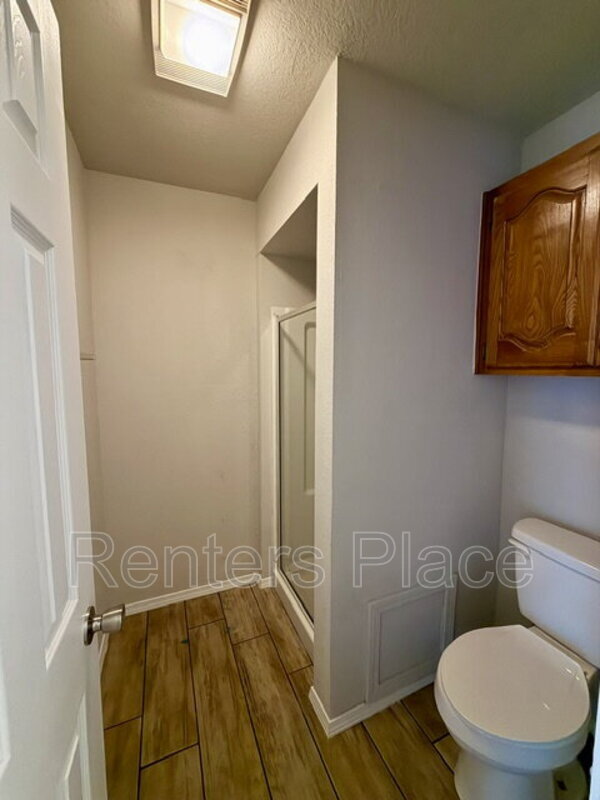 Building Photo - 1548 E 74th St