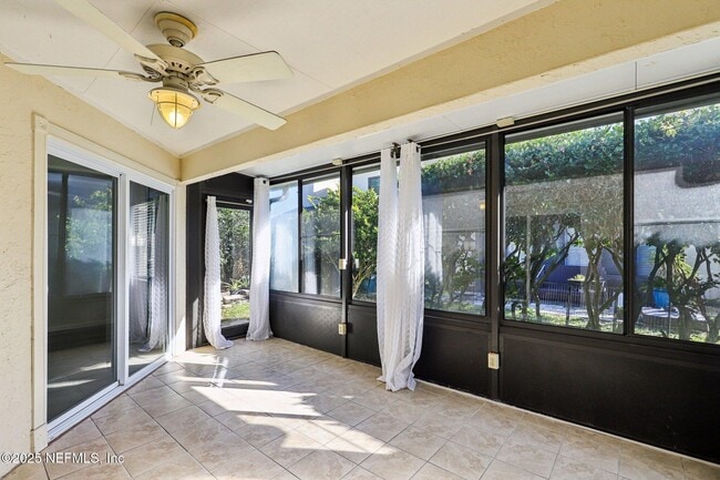 Building Photo - 144 La Pasada Cir W