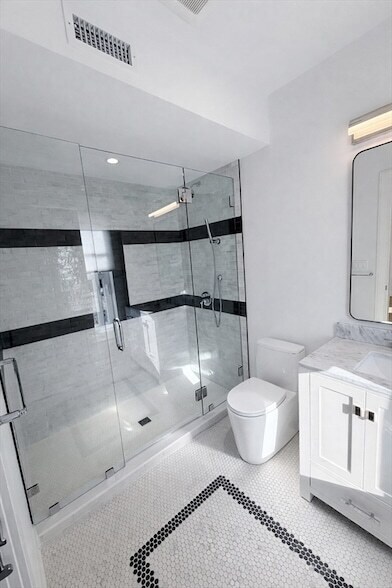 Building Photo - 65 L St