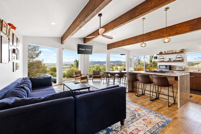 Building Photo - 828 Black Dr