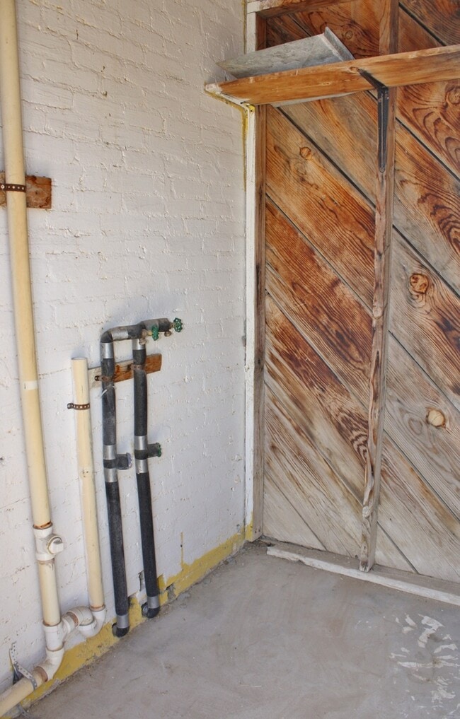 Building Photo - MINUTES FROM FORT BLISS!!
