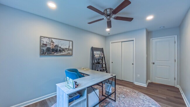 Office or 3rd bedroom on first floor - 107 Abbots Glen Ct