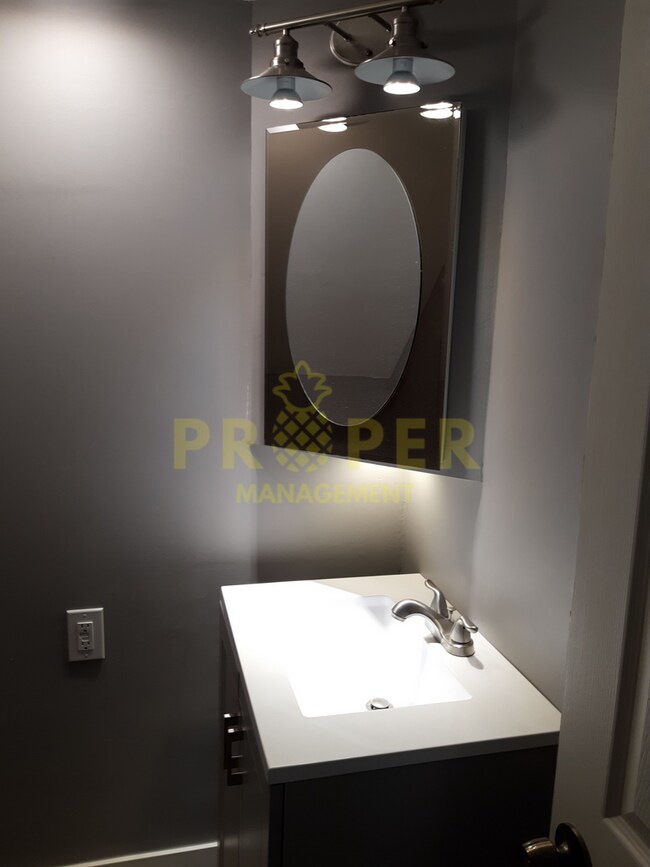 Building Photo - Amazing 4 bedrooms 1.5 bathroom house for ...