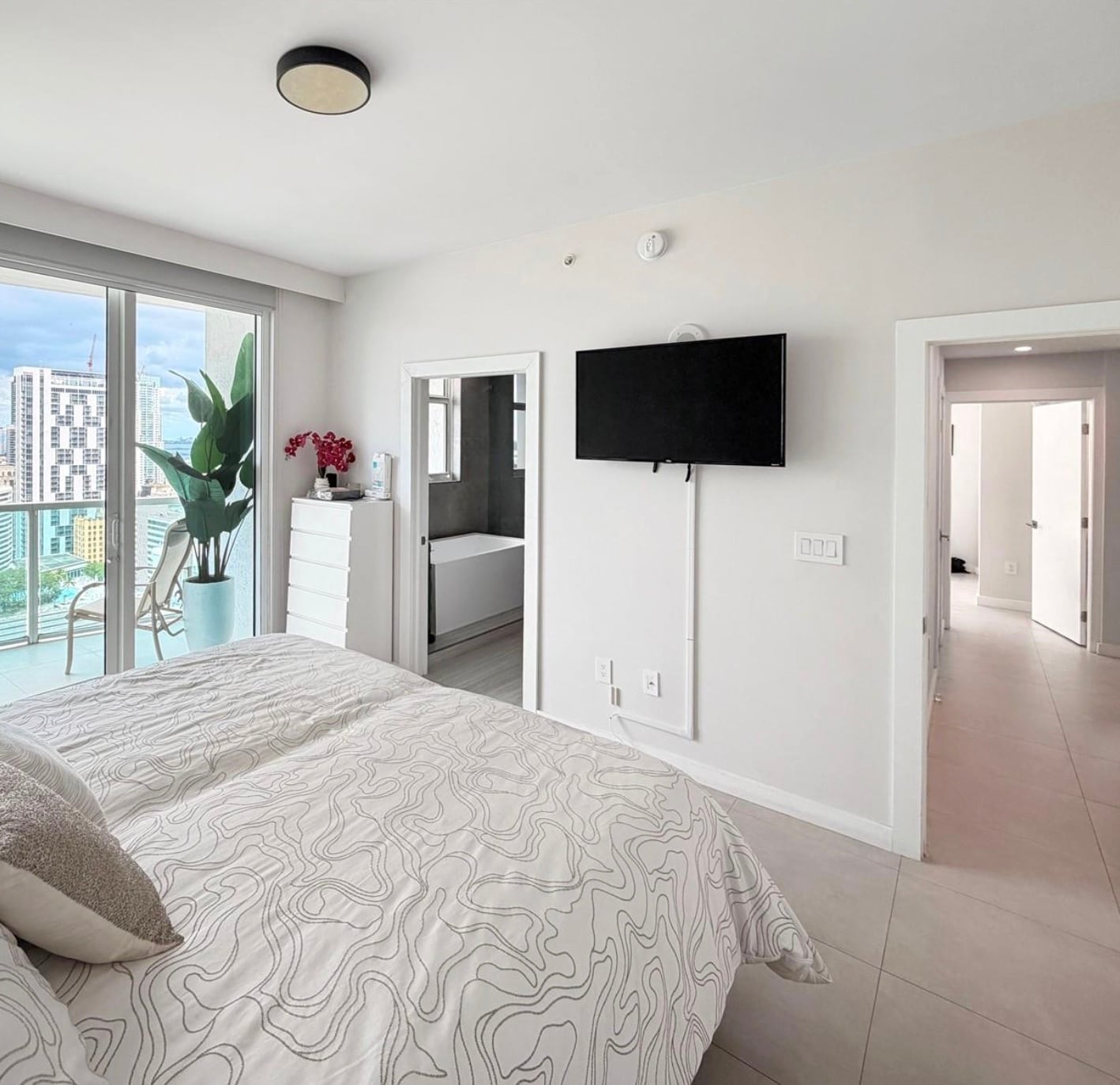 Building Photo - 31 SE 5th St