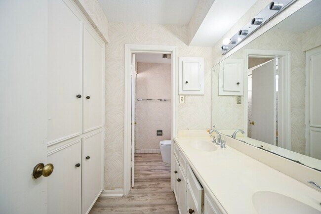 Building Photo - 7735 Quail Meadow Dr