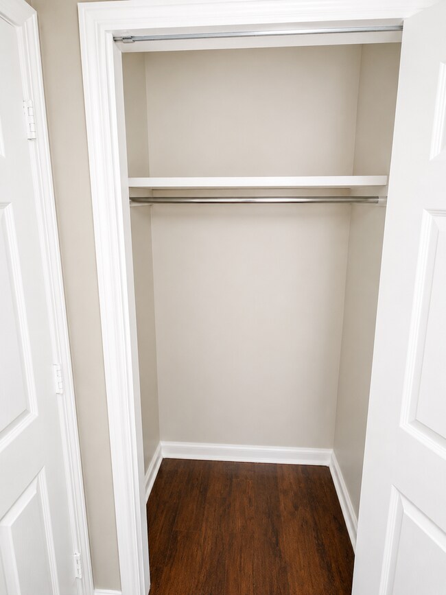 Building Photo - Stylish 2BR/2BA Townhome in Northeast Jackson | Comfort, Convenience & Low-Maintenance Living