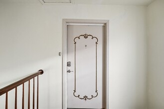 Building Photo - 102 Ruelle