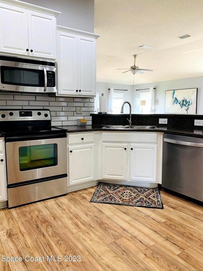 Building Photo - 1466 Alaqua Way
