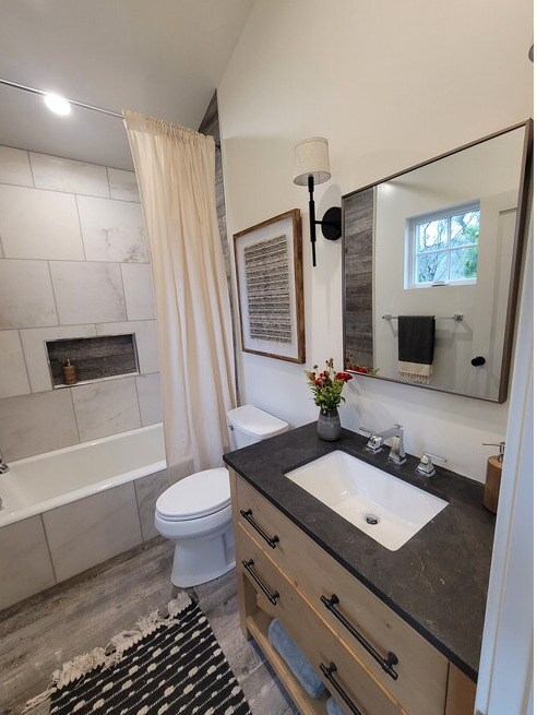 Building Photo - 3649 Cazador St