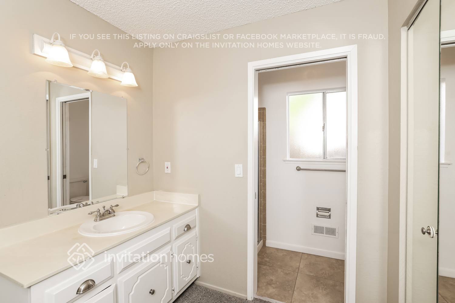 Building Photo - 2425 Grimsby Dr