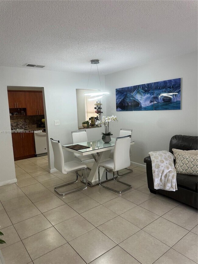 Building Photo - 10511 SW 108th Ave