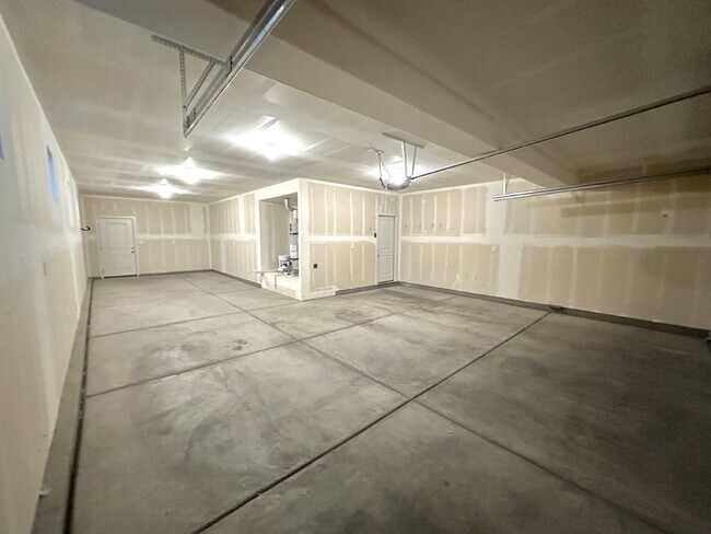 Building Photo - “St. George, Aspen Estates: 5 spacious bed...