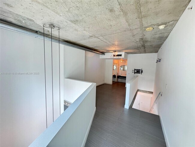 Building Photo - 690 SW 1st Ct