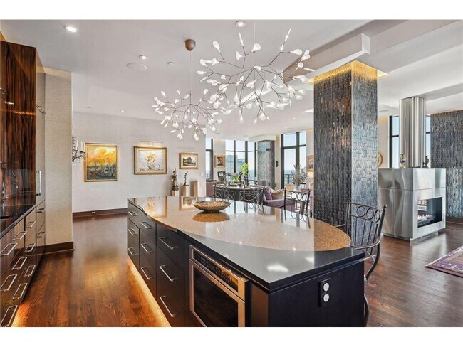 Building Photo - 201 S 11th St