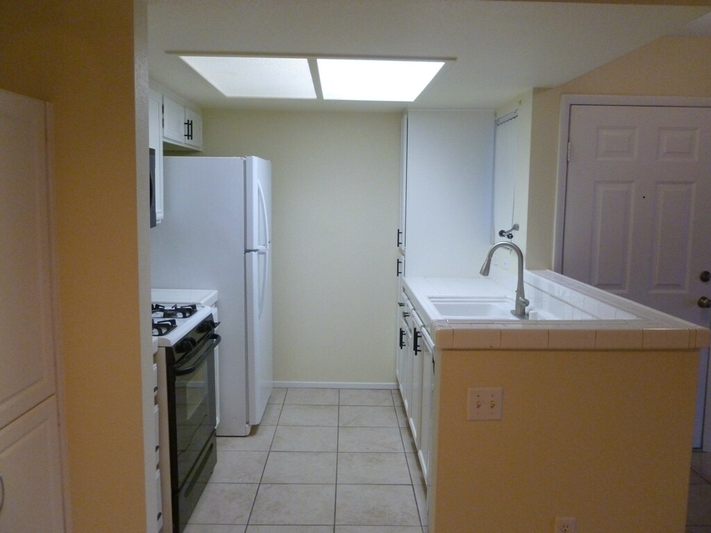 Building Photo - 1900 Rio Canyon Ct