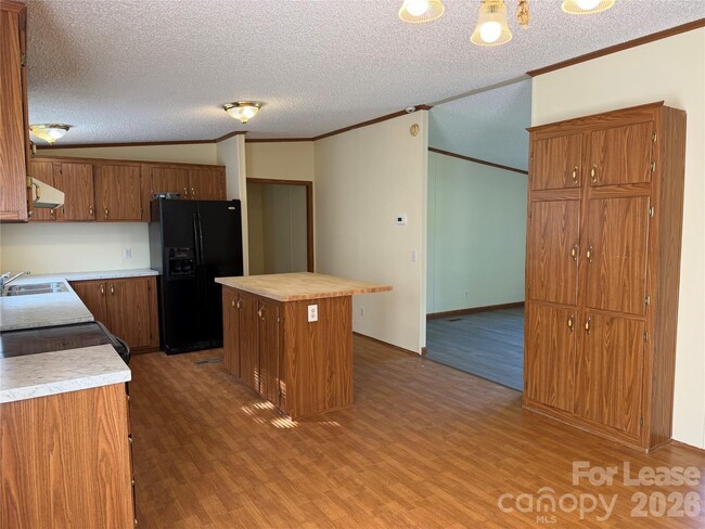 Building Photo - 7141 Lingerfelt Rd