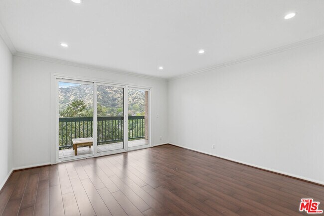 Building Photo - 2940 N Verdugo Rd