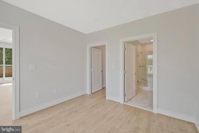 Building Photo - 635 Slaters Ln