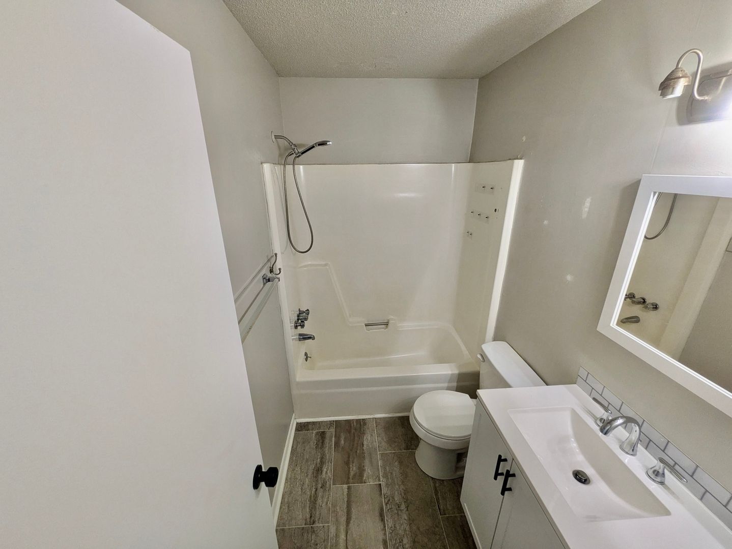 Building Photo - 143 Montague Dr