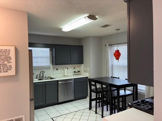 Building Photo - 139 Summer Crest Pl SW