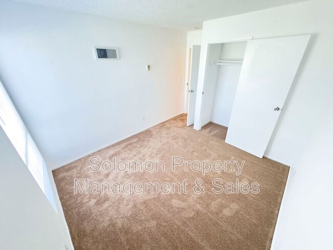 Building Photo - 529 Sandalwood Pl