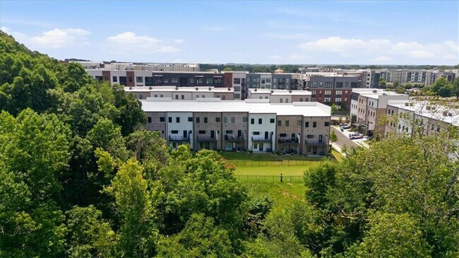 Building Photo - 333 Sugarview Rd