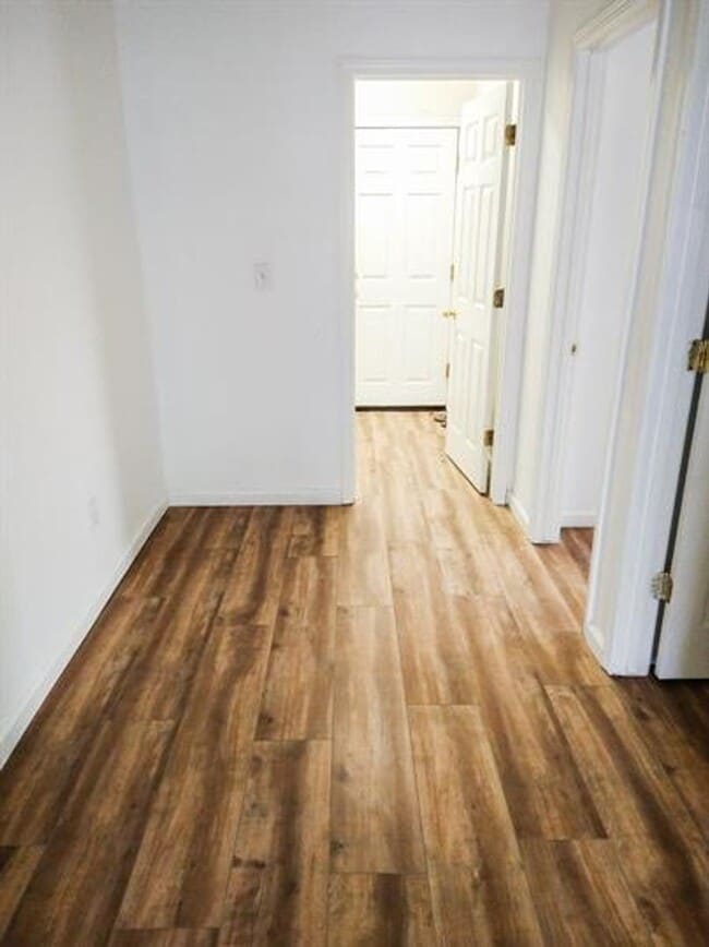Building Photo - Welcome Home!!