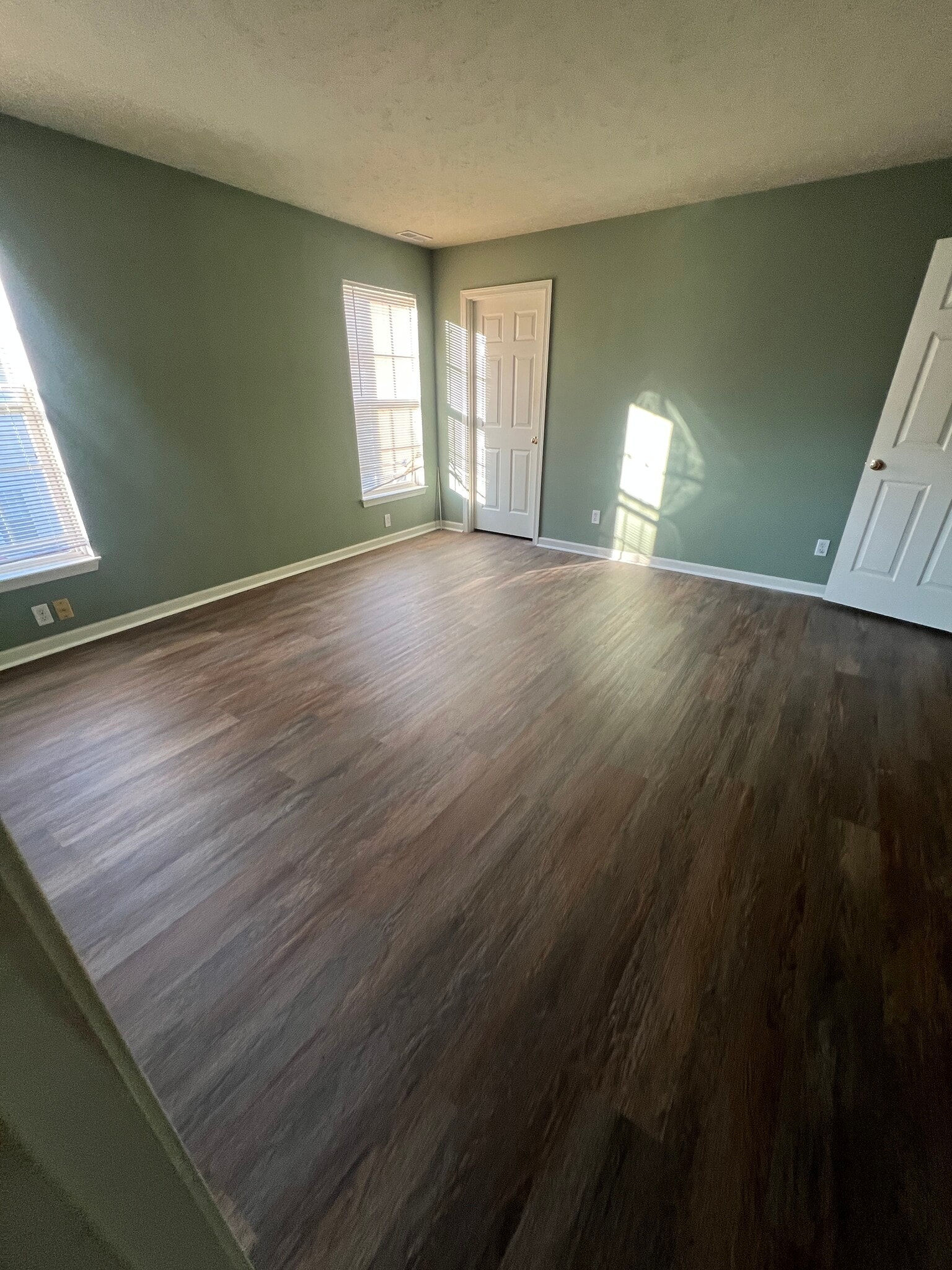 Building Photo - 2898 Andover Cir