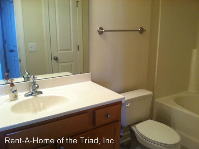 Building Photo - 2 br, 2 bath House - 108 Sunset Circle #202