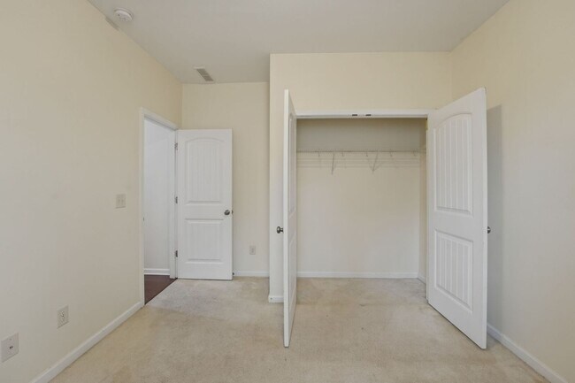 Building Photo - 409 Walsenburg Dr