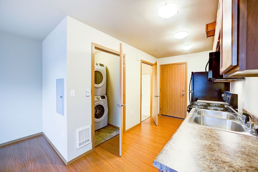 Interior Photo - DubSea Apartments | Modern Apartment Homes w/ In-Unit Laundry