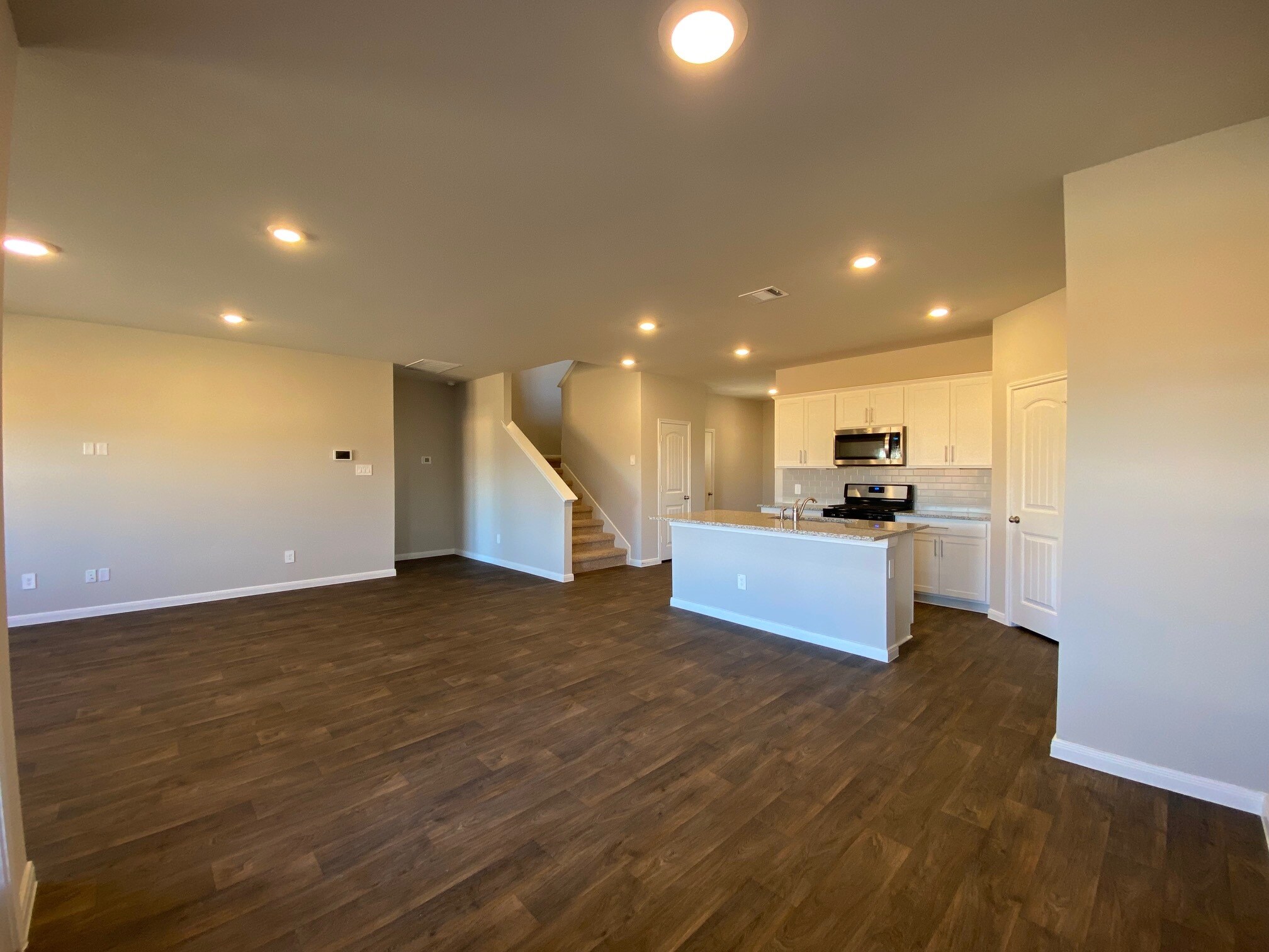 Building Photo - 154 Solitude Dr