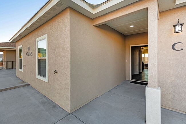 Building Photo - Fully Furnished