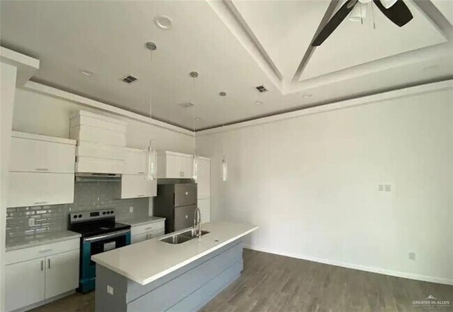 Building Photo - 13 Glasscock