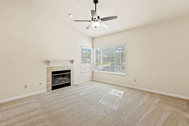Building Photo - 5740 Laguna Park Dr