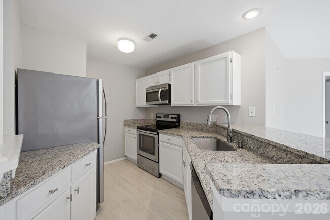 Building Photo - 18841 Vineyard Point Ln