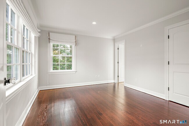 Building Photo - 93 Mansfield Ave