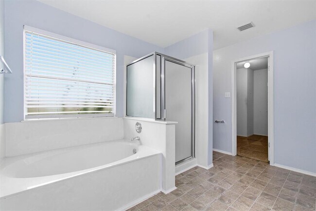 Building Photo - 1806 Carriage Hills Trail