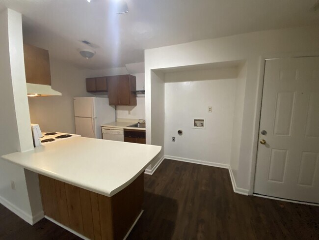 Building Photo - 6408 Starbrook Dr