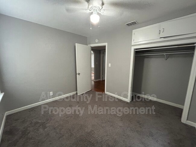 Building Photo - 4340 7th Ave N